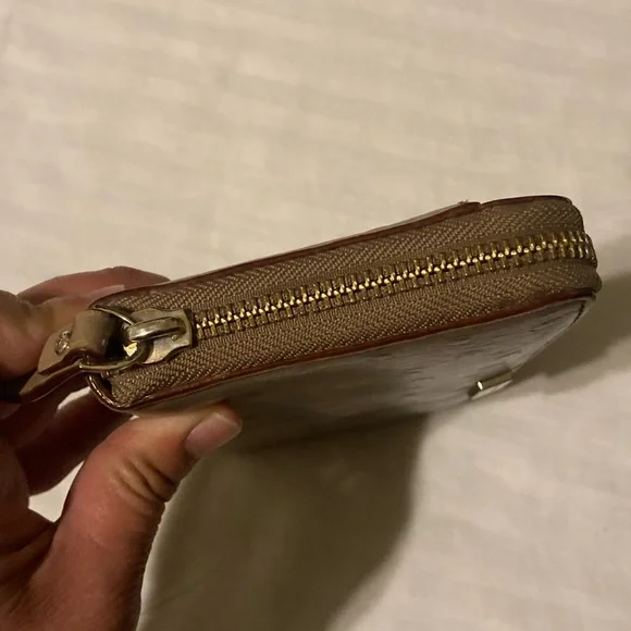 Kate Spade Embossed Wallet EUC - Picture 9 of 16